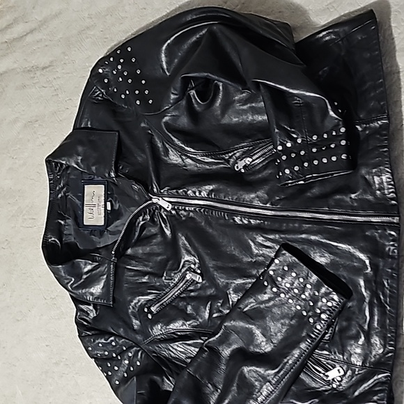 Wilsons Leather Jackets & Blazers - Womens Wilson's vintage usa  black leather studded jacket